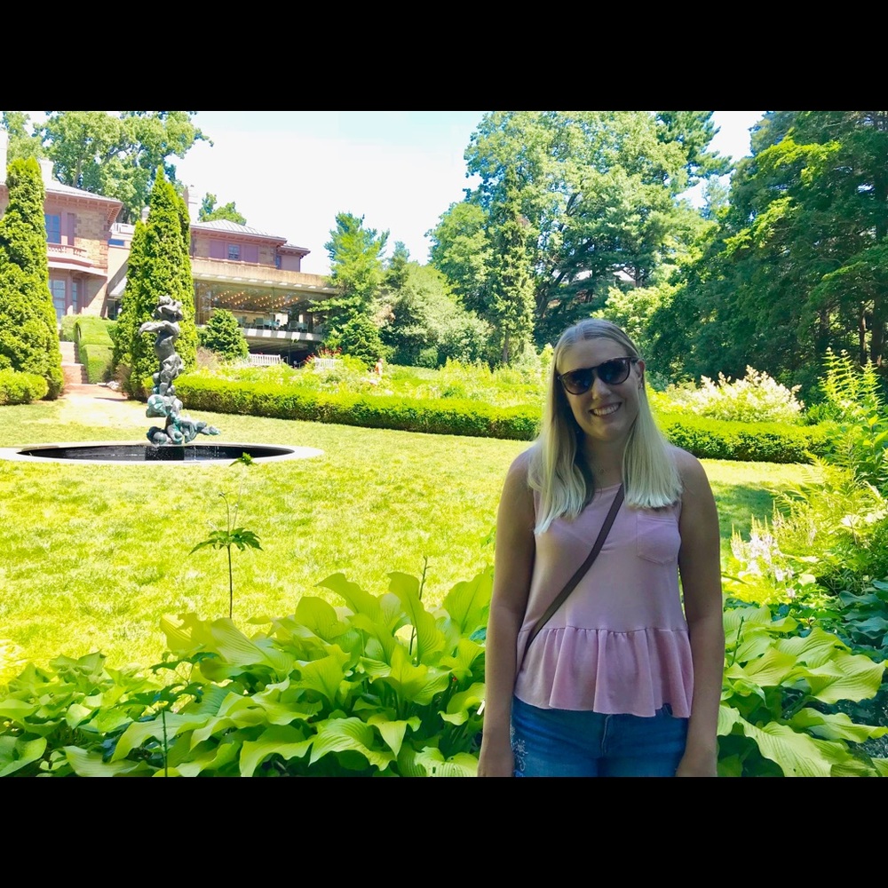 Meet your Posher, Emily